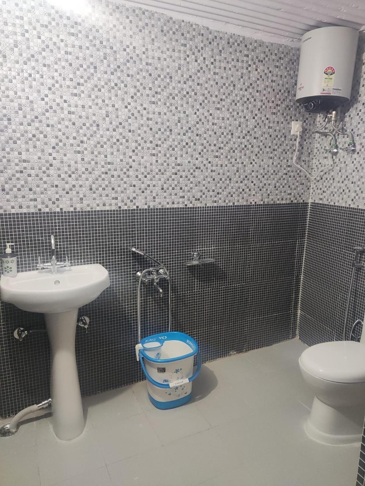 The Heavens Apartment Алмора Екстериор снимка